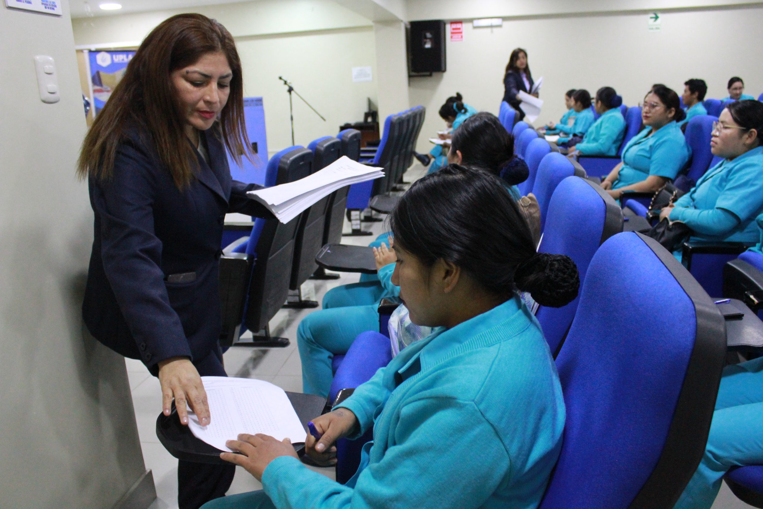 Examen de Fin de Carrera de Enfermería en la UPLA