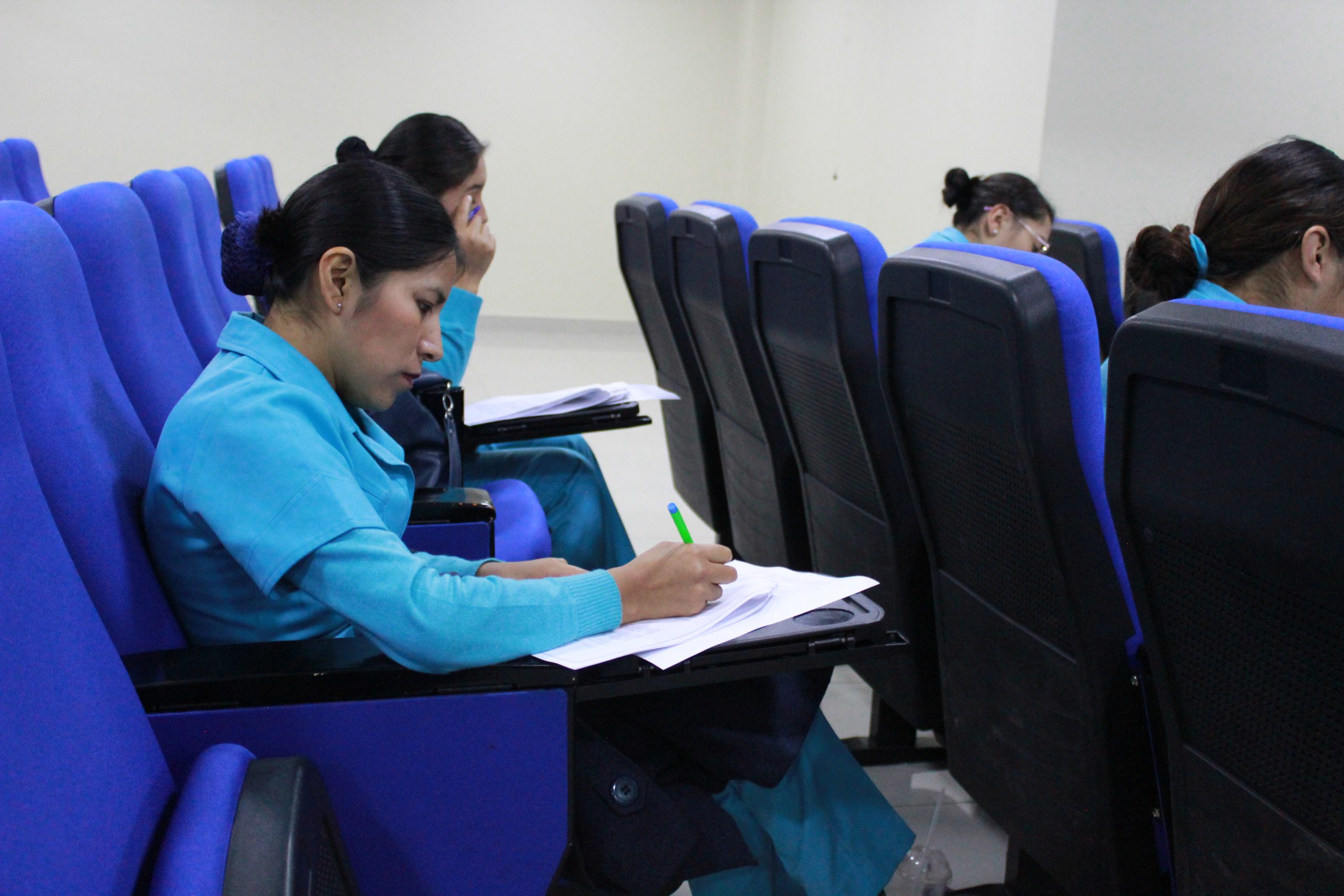 Examen de Fin de Carrera de Enfermería en la UPLA